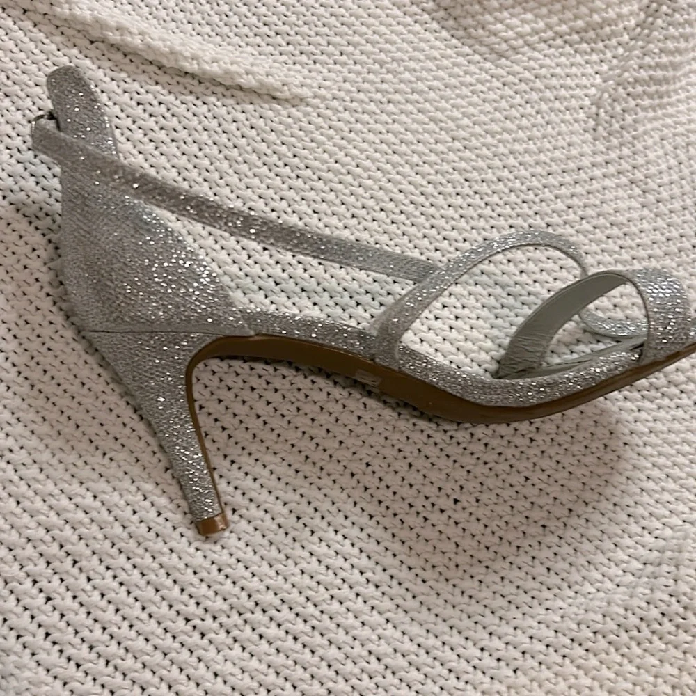 Sliver sparkly heels - Picture 2 of 2